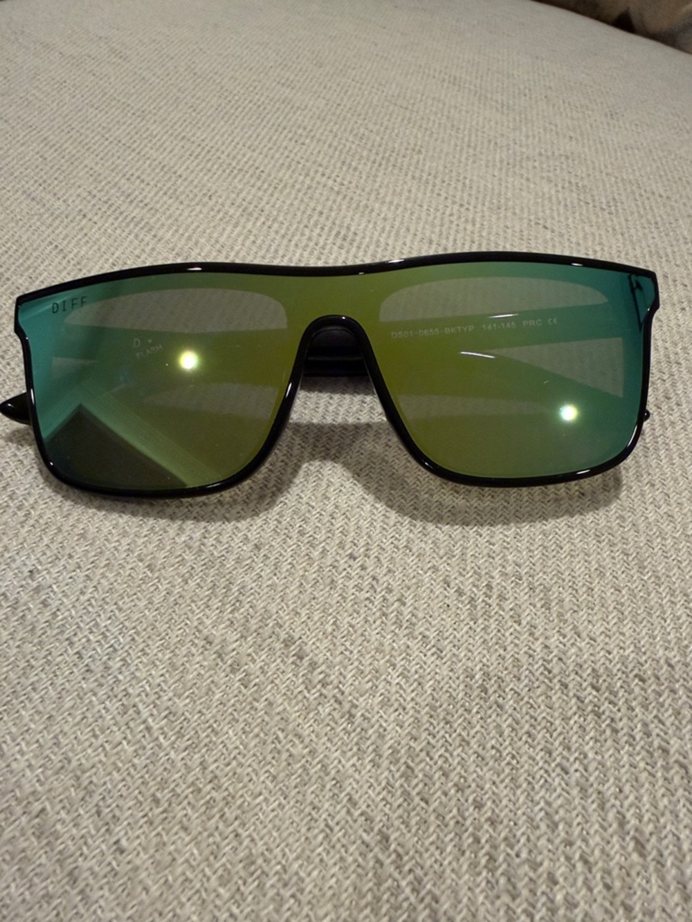 DIFF Sunglasses with Mirrored Lenses